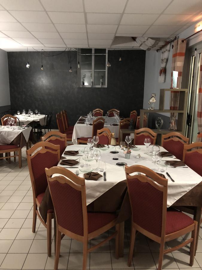 Auberge Du Cheval Blanc Бомон-Пье-де-Бёф Экстерьер фото
